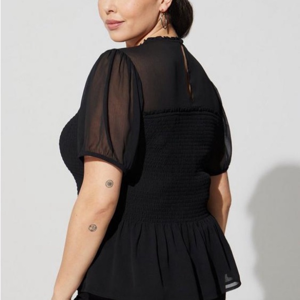 Chiffon Ruffle Mock Neck Smocked Crop Top Size 00 Bin O - Picture 2 of 10